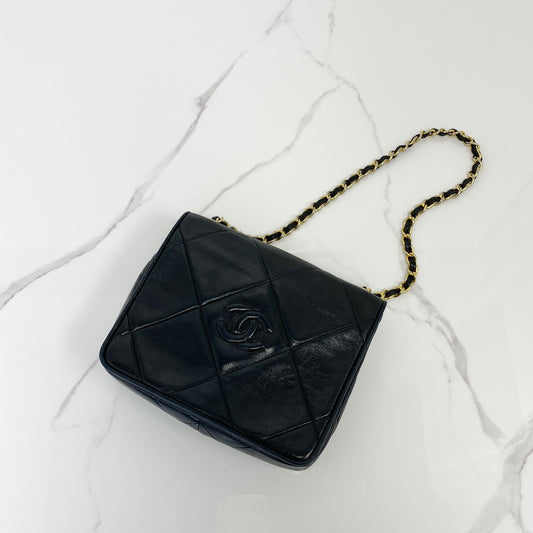 Chanel Vintage Diamond Quilt CC Flap Bag - Lafayette Consignment