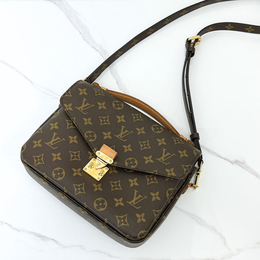 Louis Vuitton POCHETTE MÉTIS - Lafayette Consignment