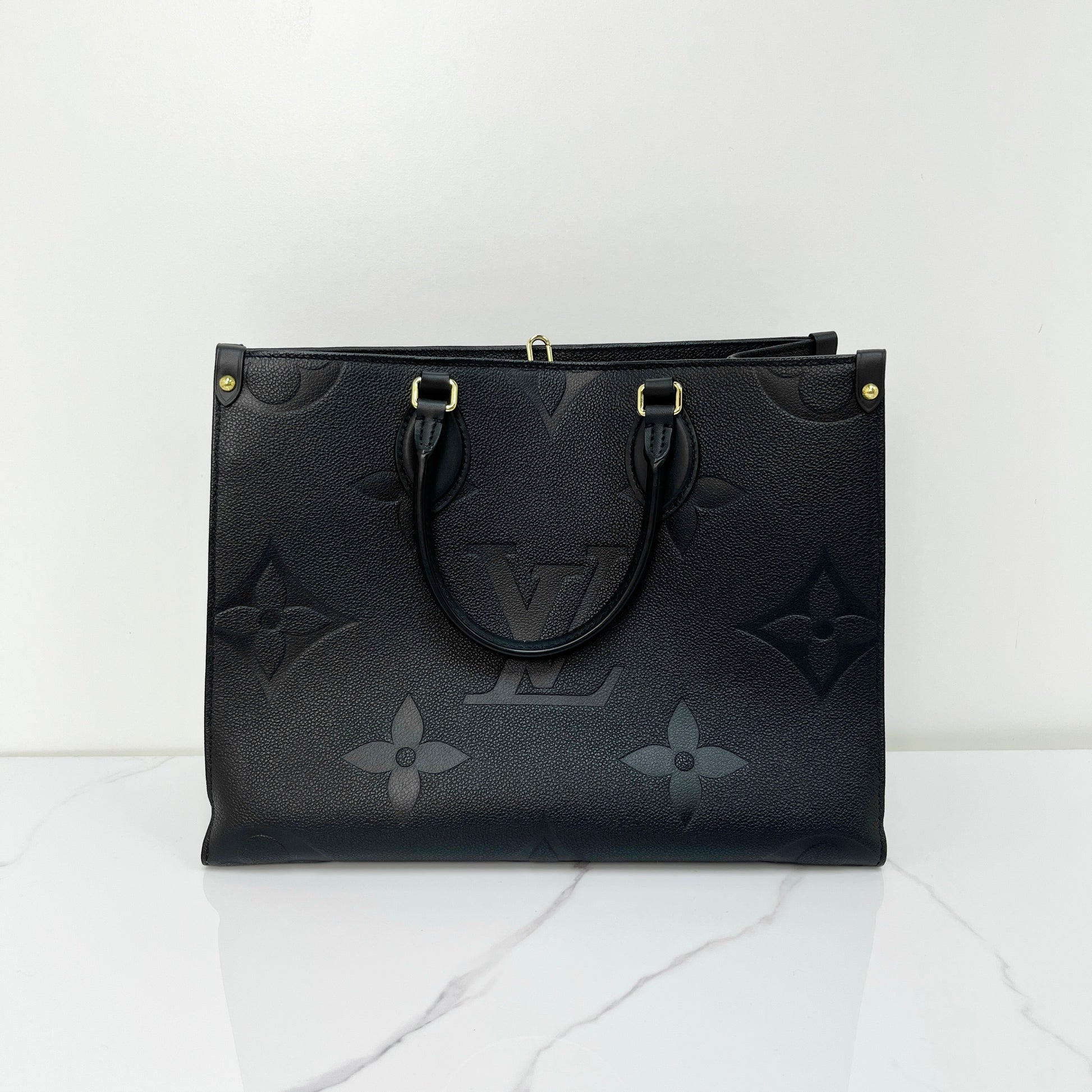 Louis Vuitton Onthego MM in Black - Lafayette Consignment