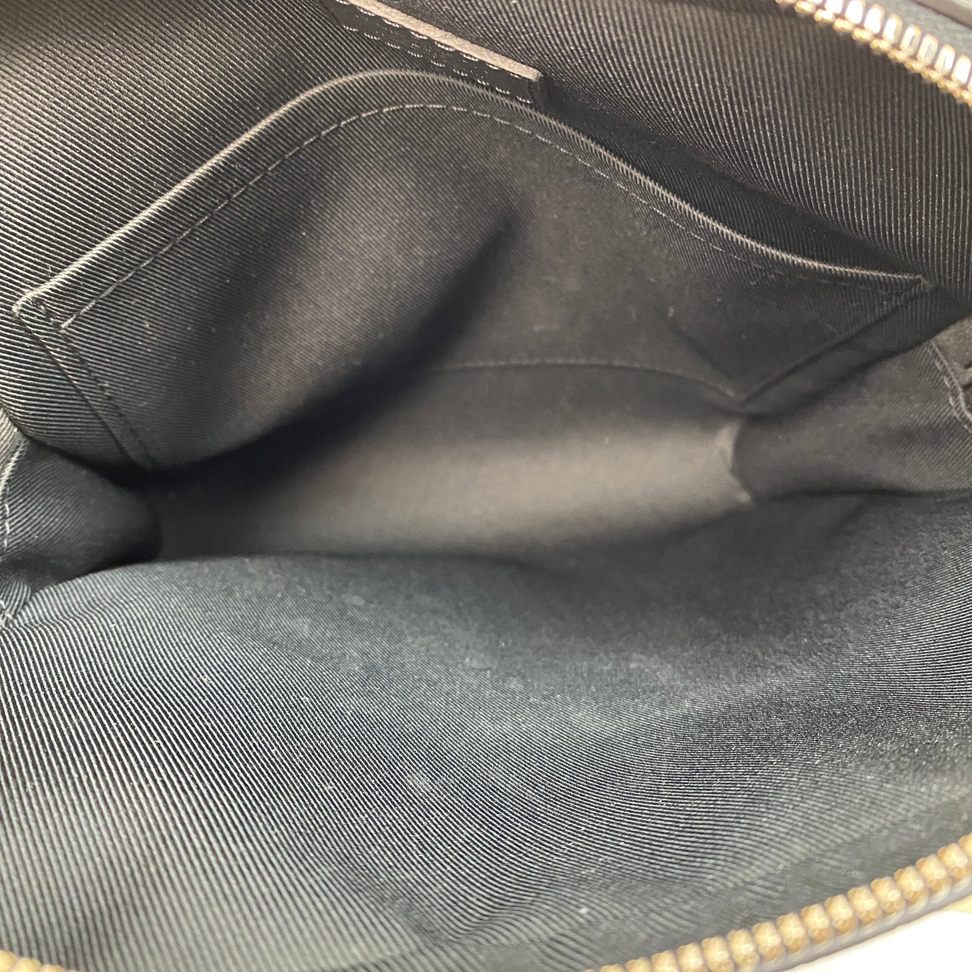 Louis Vuitton Taiga Alex Messenger BB - Lafayette Consignment