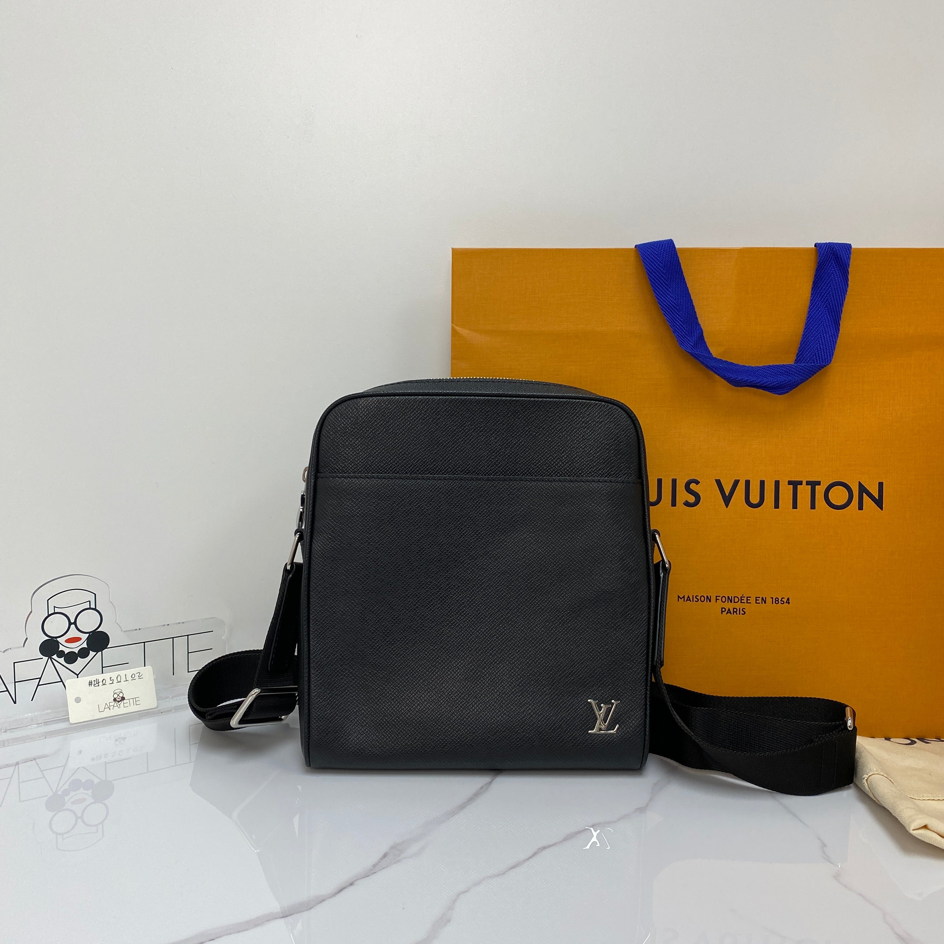 Louis Vuitton Taiga Alex Messenger BB | Lafayette Consignment