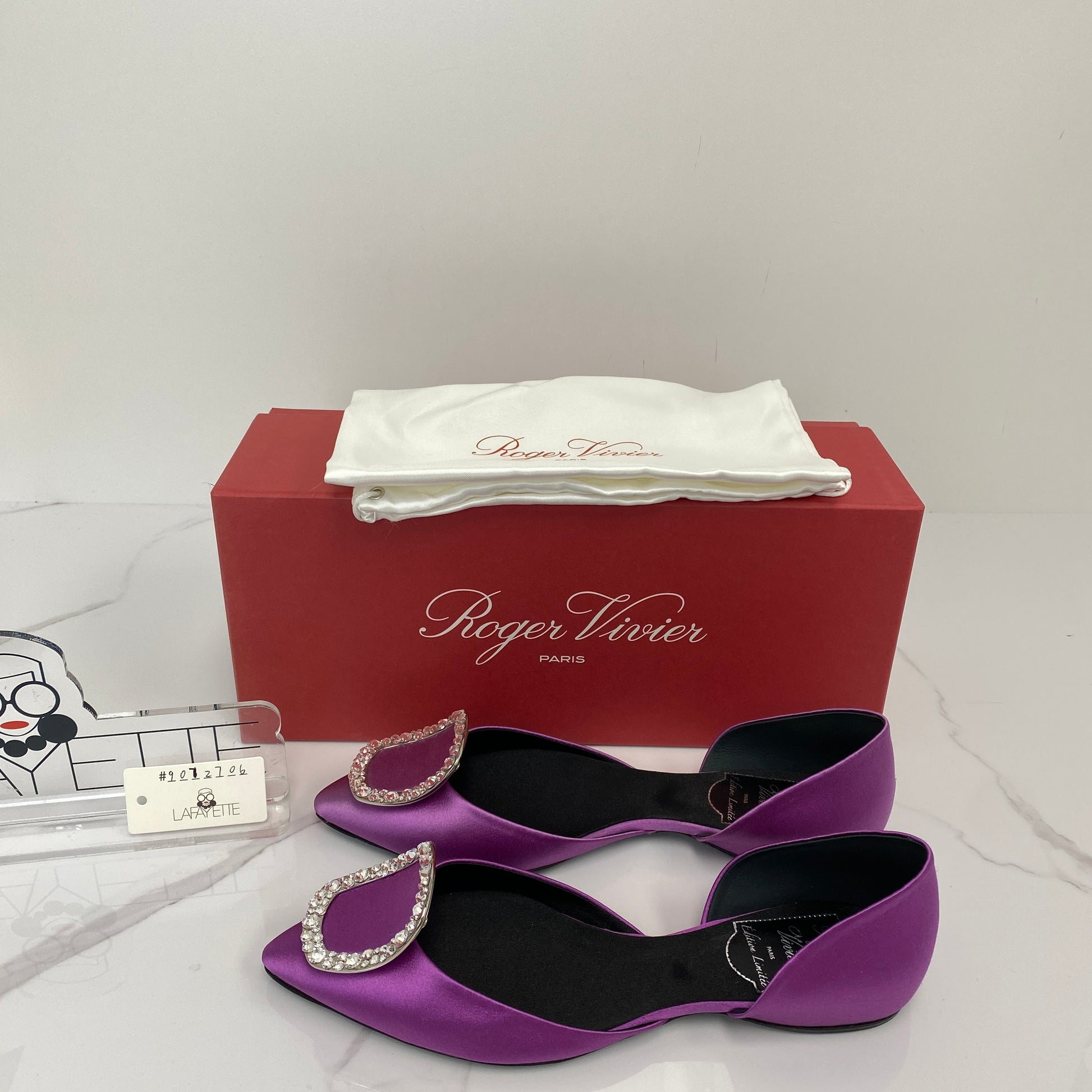 Roger Vivier Flats - Lafayette Consignment