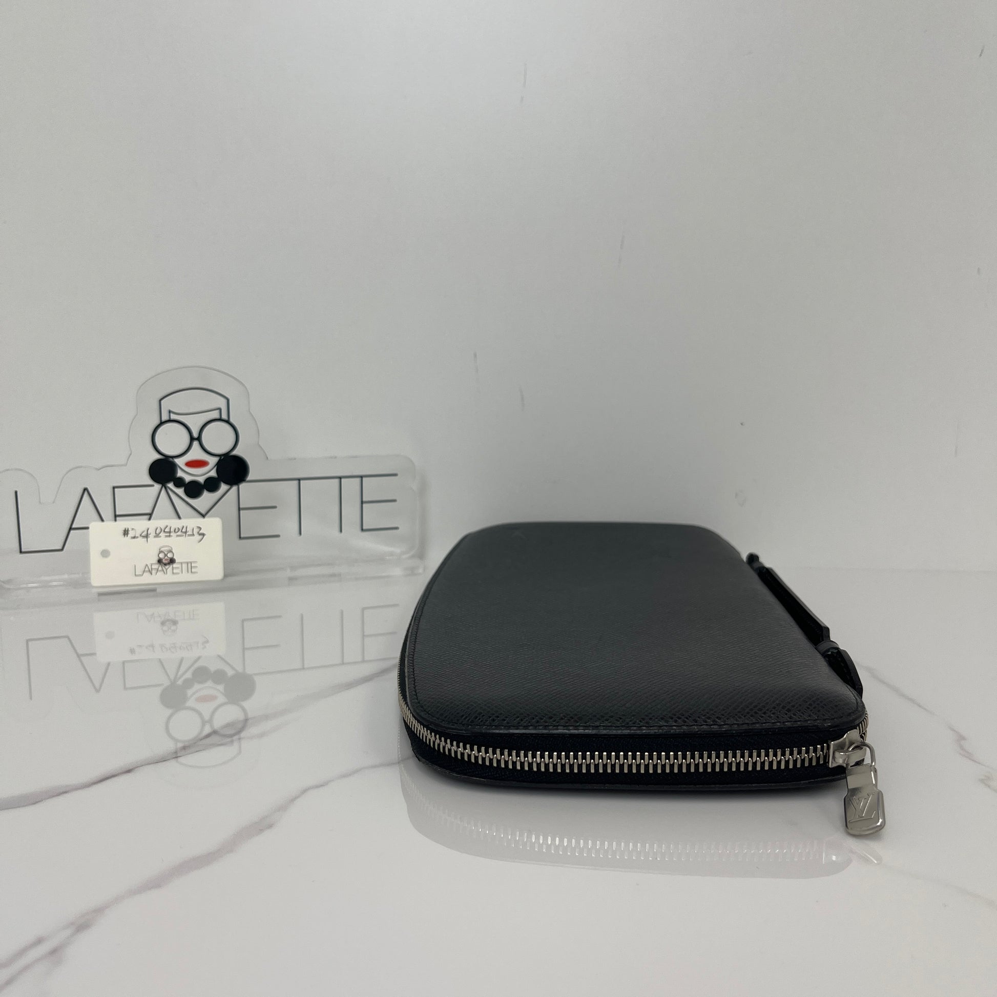 Louis Vuitton Zip Hand Clutch - Lafayette Consignment