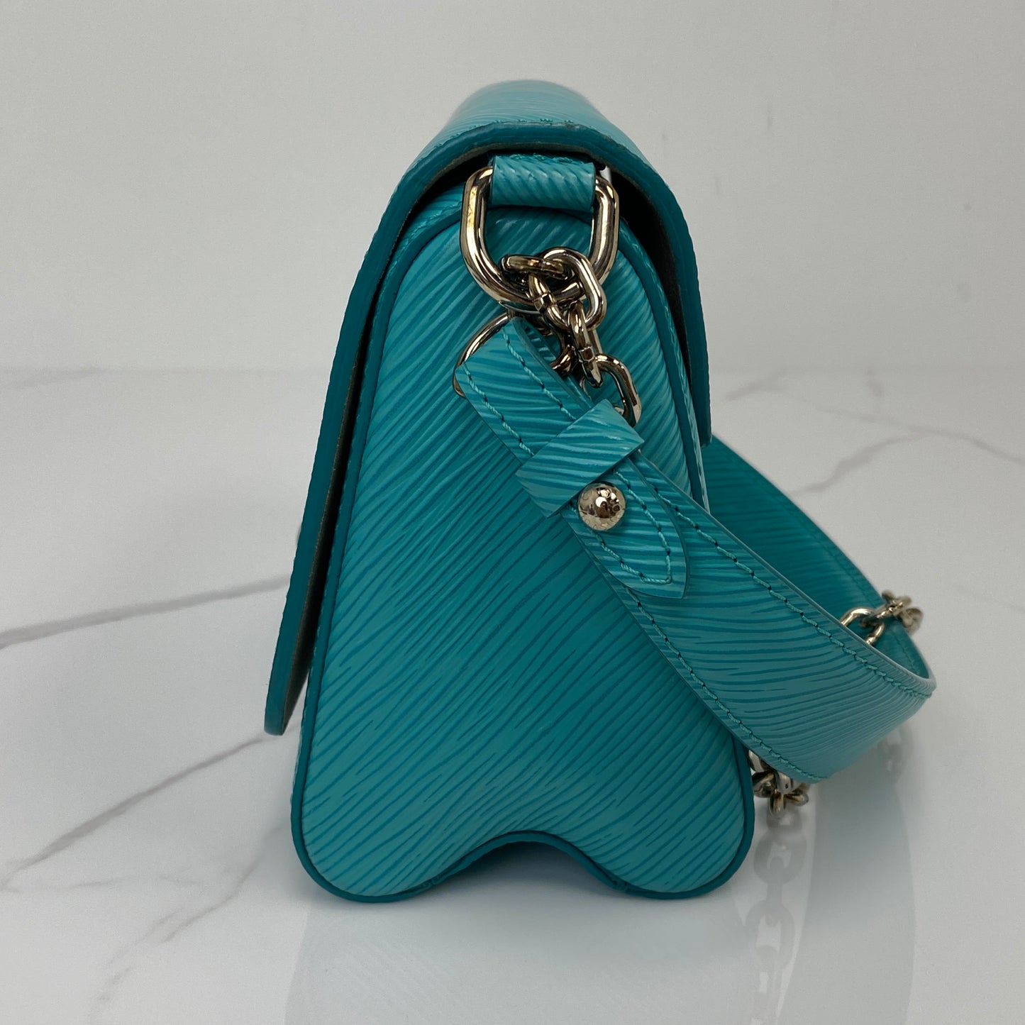 Louis Vuitton Twist Shoulder Bag MM - Lafayette Consignment