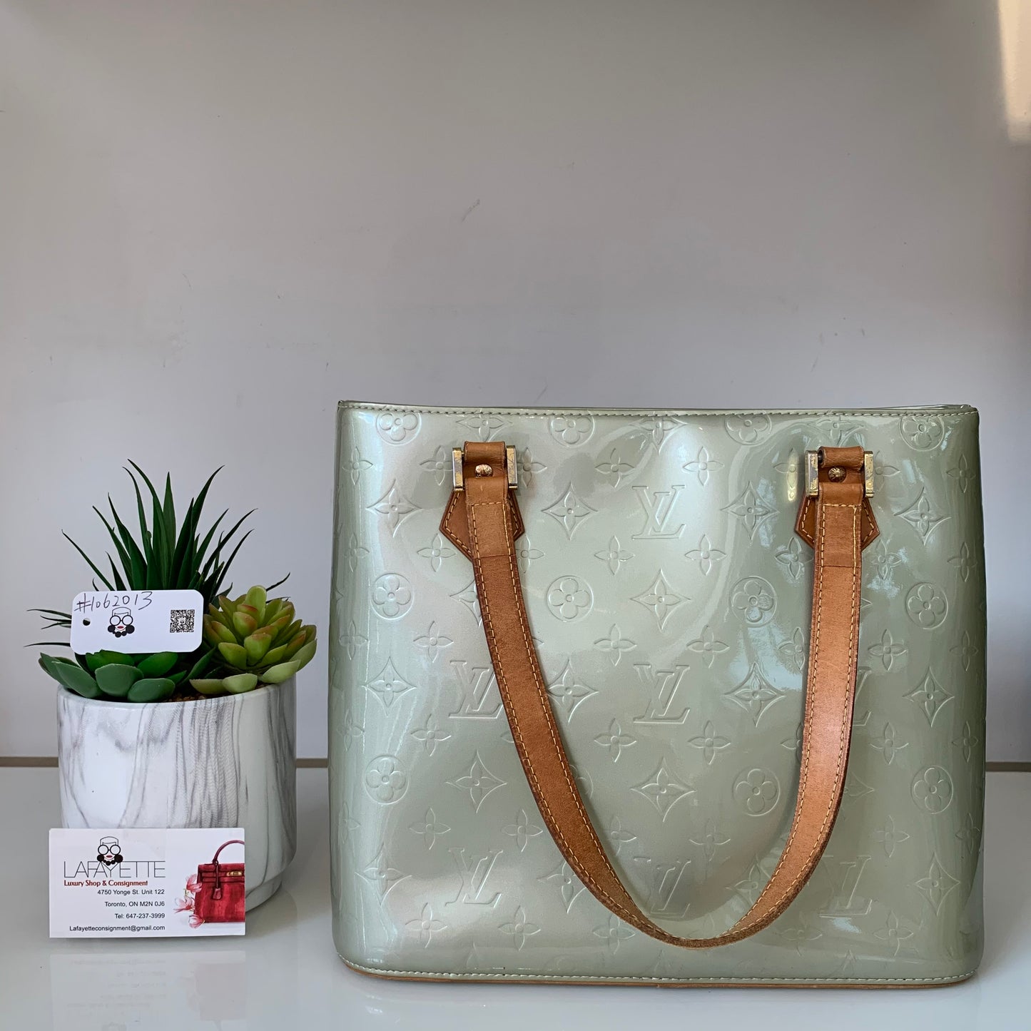 Louis Vuitton Green Patent #1062013 - Lafayette Consignment