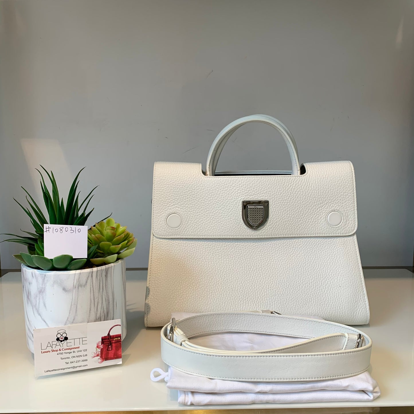 Dior Medium diorever bag-white #1080310 - Lafayette Consignment